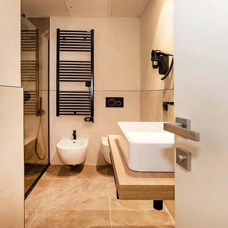 Affittacamere Italianflat - Verona's River, Free Parking For Car & Bike, Nature, Relax Verona