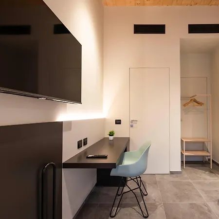 Affittacamere Italianflat - Verona's River, Free Parking For Car & Bike, Nature, Relax *