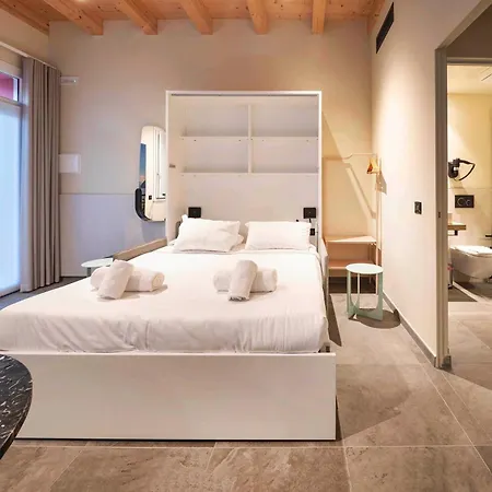 Affittacamere Italianflat - Verona's River, Free Parking For Car & Bike, Nature, Relax Verona