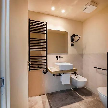 Italianflat - Verona's River, Free Parking For Car & Bike, Nature, Relax Affittacamere *