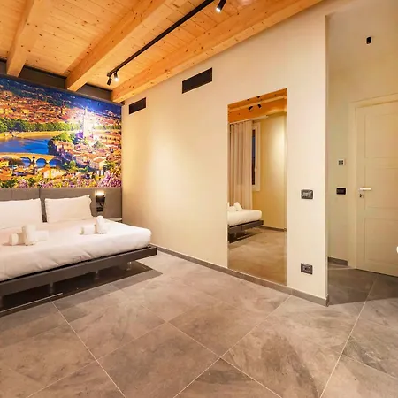 Affittacamere Italianflat - Verona's River, Free Parking For Car & Bike, Nature, Relax